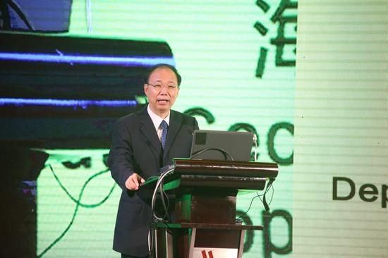 海南省人民政府副秘书长方少民